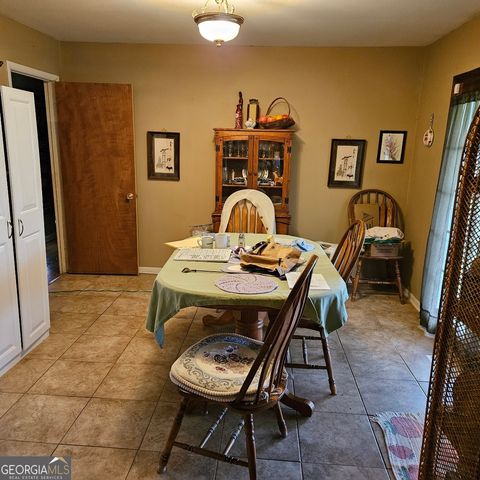102 Shelia DR., Warner Robins, GA 31088
