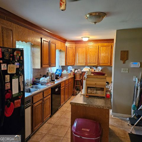 102 Shelia DR., Warner Robins, GA 31088