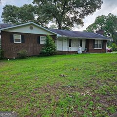 102 Shelia DR., Warner Robins, GA 31088