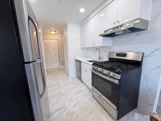 513 Edison Glen Terrace, Edison, NJ 08837