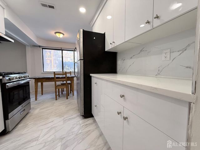 513 Edison Glen Terrace, Edison, NJ 08837