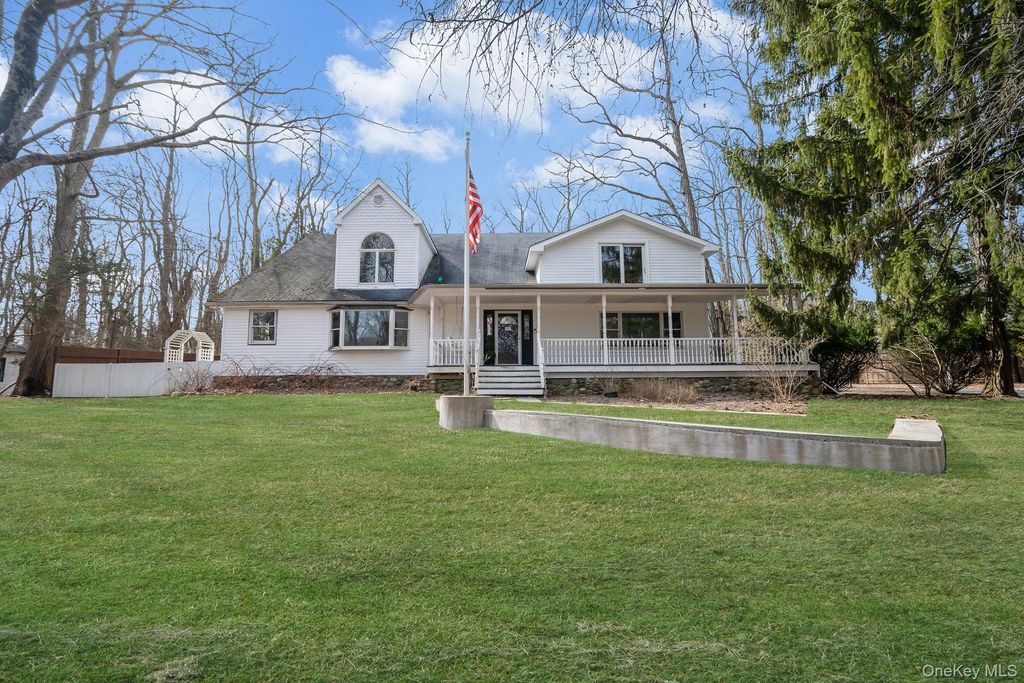 12 Lakeside Drive, Middle Island, NY 11953