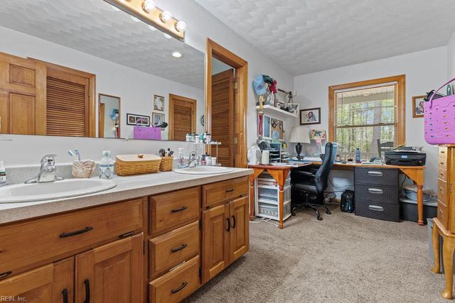 609 Murphys Mill RD, Suffolk, VA 23434