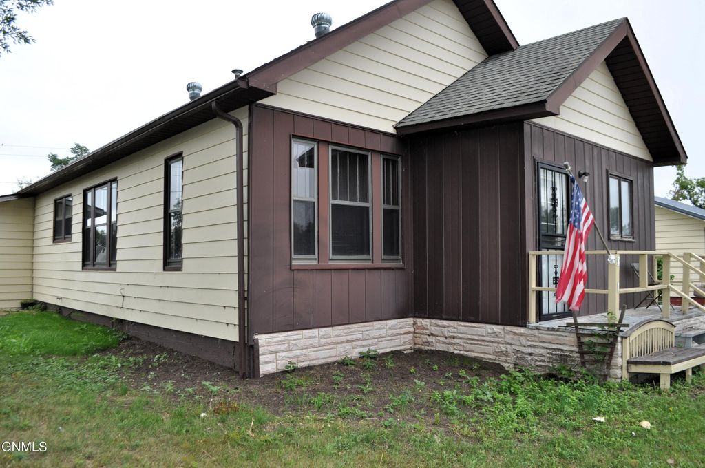 301 Main Street, Wing, ND 58494