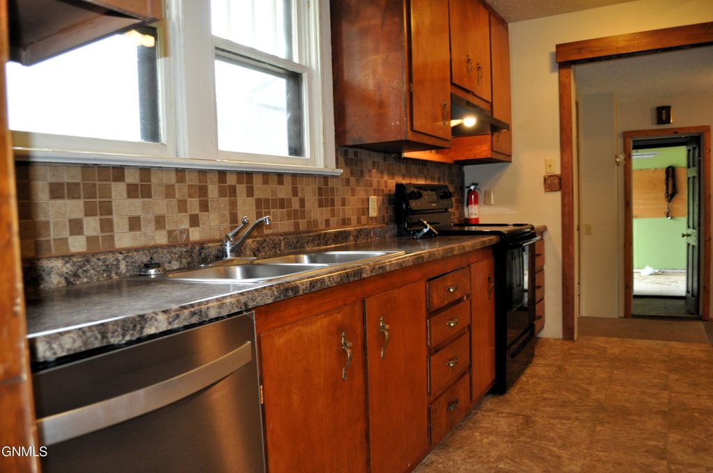 301 Main Street, Wing, ND 58494 photo 4