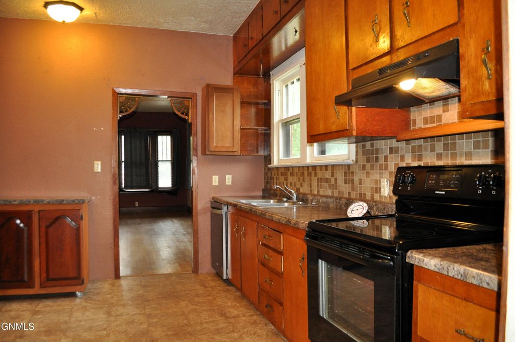 301 Main Street, Wing, ND 58494 photo 5