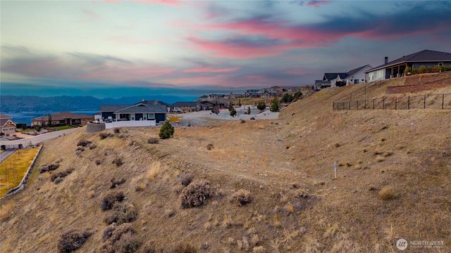 126 Mira Vista Drive, Chelan, WA 98816