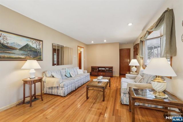 114 Crescent Avenue, Waldwick, NJ 07463