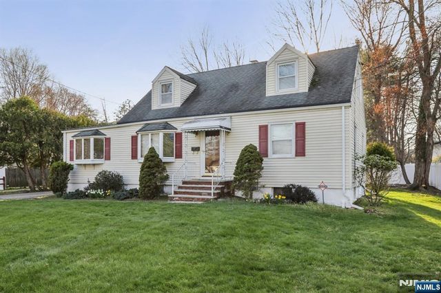 114 Crescent Avenue, Waldwick, NJ 07463