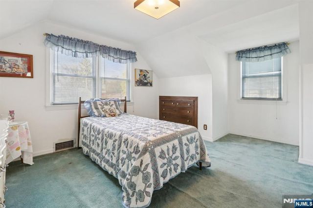 114 Crescent Avenue, Waldwick, NJ 07463