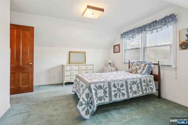 114 Crescent Avenue, Waldwick, NJ 07463