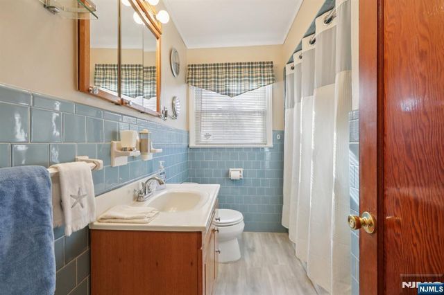 114 Crescent Avenue, Waldwick, NJ 07463