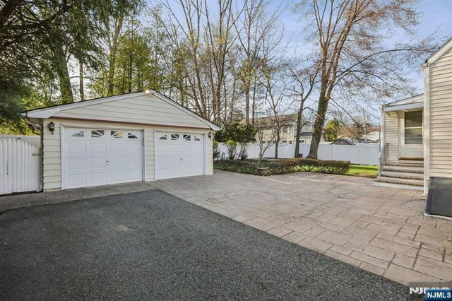 114 Crescent Avenue, Waldwick, NJ 07463
