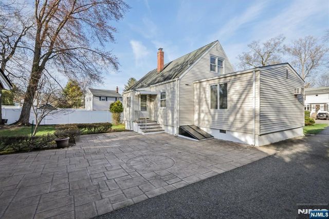 114 Crescent Avenue, Waldwick, NJ 07463