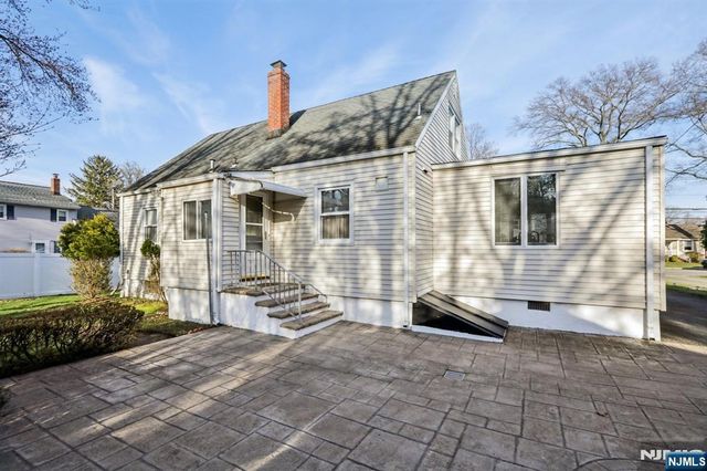 114 Crescent Avenue, Waldwick, NJ 07463