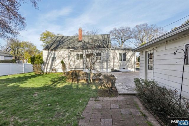 114 Crescent Avenue, Waldwick, NJ 07463