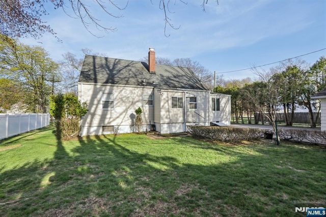 114 Crescent Avenue, Waldwick, NJ 07463