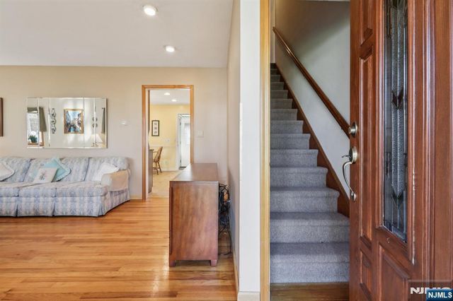 114 Crescent Avenue, Waldwick, NJ 07463