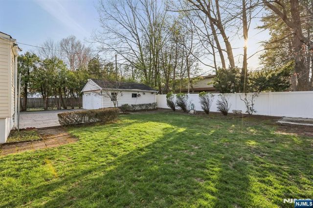 114 Crescent Avenue, Waldwick, NJ 07463