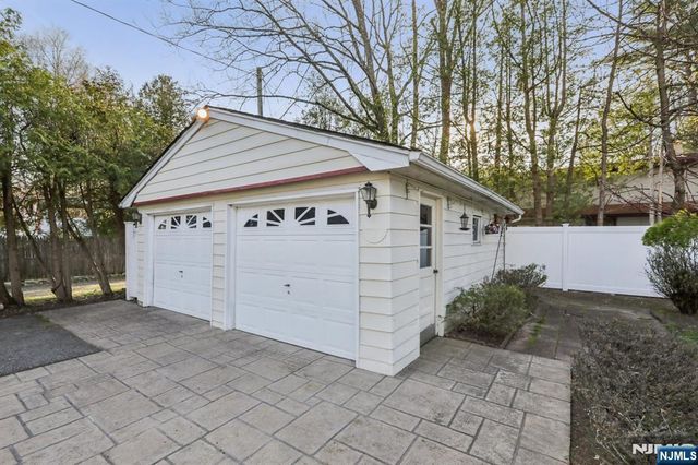 114 Crescent Avenue, Waldwick, NJ 07463