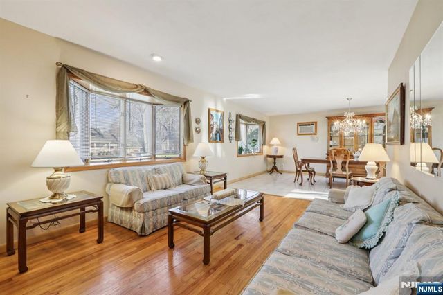 114 Crescent Avenue, Waldwick, NJ 07463