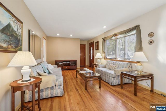 114 Crescent Avenue, Waldwick, NJ 07463