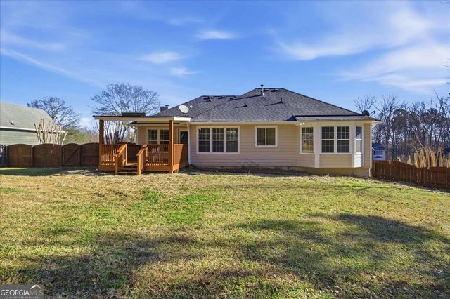 2044 Lakeland Drive, Dacula, GA 30019