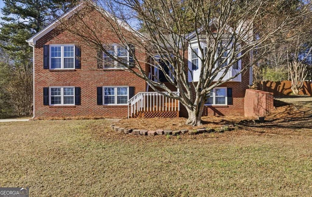 2044 Lakeland Drive, Dacula, GA 30019