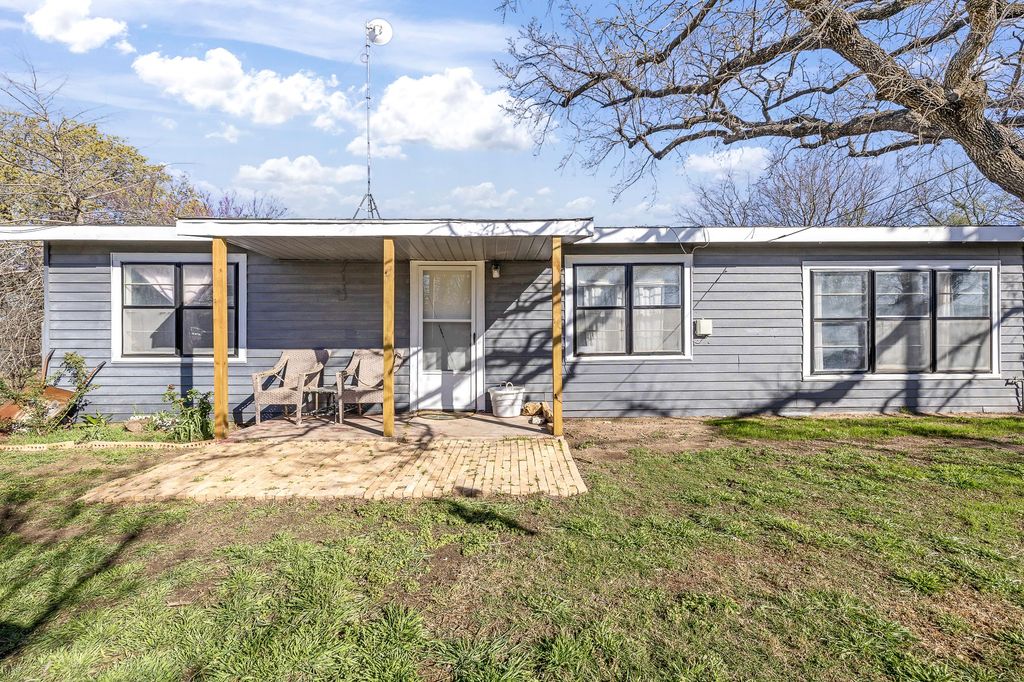 132 Maple Street, Dublin, TX 76446