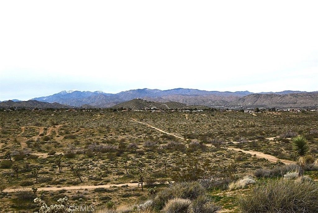 Image 13 of property listing at 8425 Indio Avenue, Yucca Valley, CA 92284