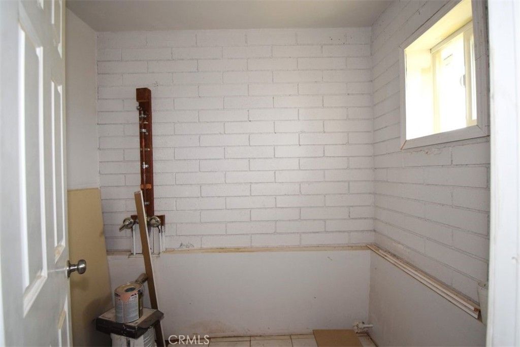 Image 8 of property listing at 8425 Indio Avenue, Yucca Valley, CA 92284