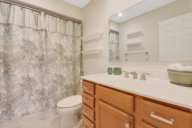 706 Club Drive, Palm Beach Gardens, FL 33418