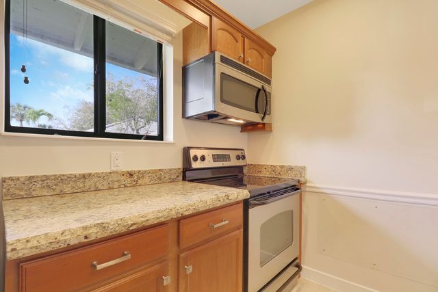 706 Club Drive, Palm Beach Gardens, FL 33418
