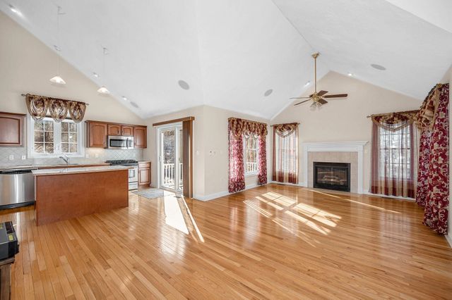 2 Prestwick Trail, Nashua, NH 03062