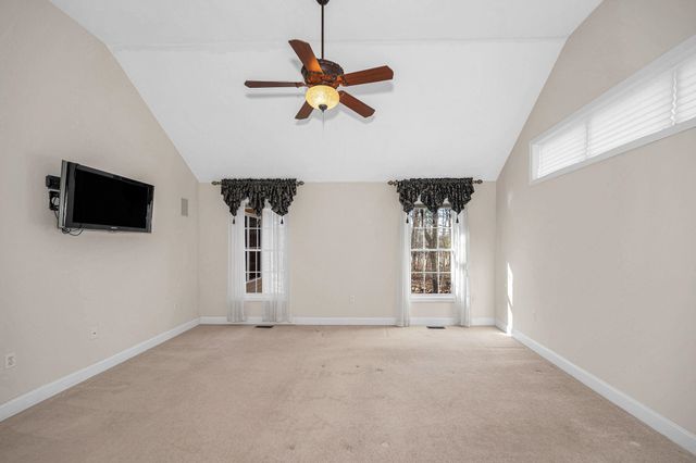 2 Prestwick Trail, Nashua, NH 03062