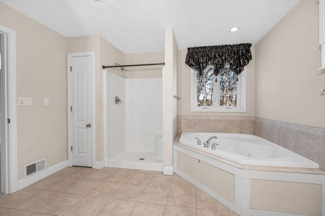 2 Prestwick Trail, Nashua, NH 03062