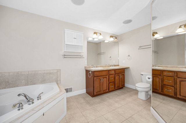 2 Prestwick Trail, Nashua, NH 03062