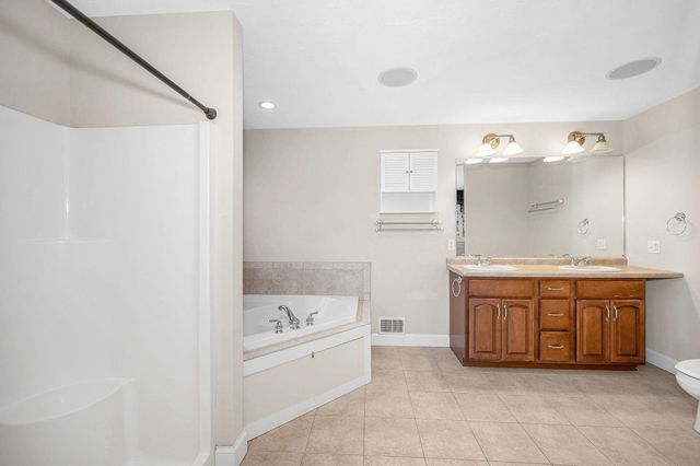 2 Prestwick Trail, Nashua, NH 03062