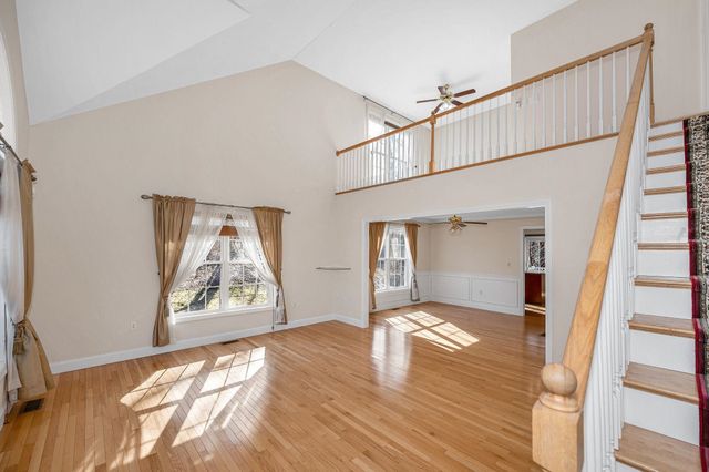 2 Prestwick Trail, Nashua, NH 03062