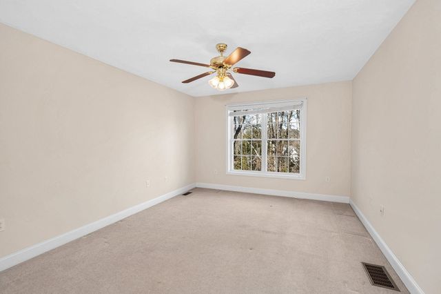 2 Prestwick Trail, Nashua, NH 03062