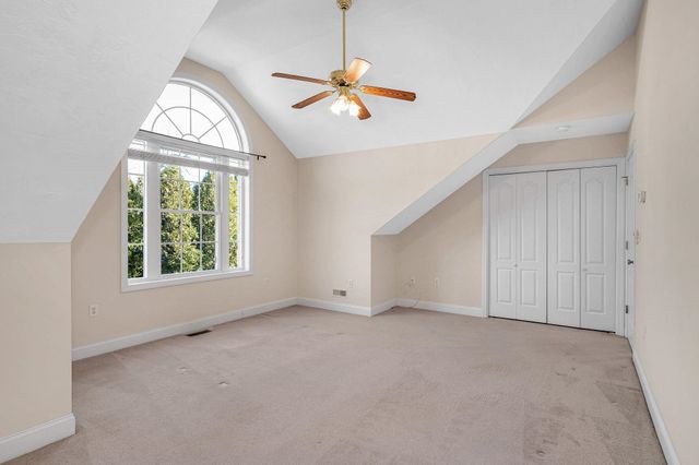 2 Prestwick Trail, Nashua, NH 03062