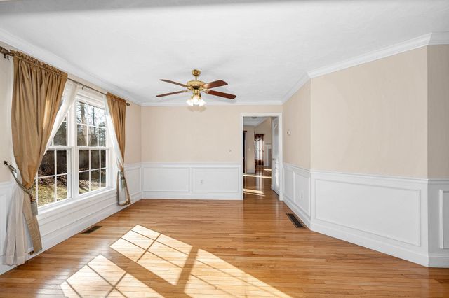 2 Prestwick Trail, Nashua, NH 03062