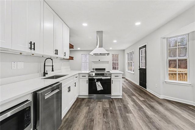 2355 Burdett Ridge Drive, Atlanta, GA 30349