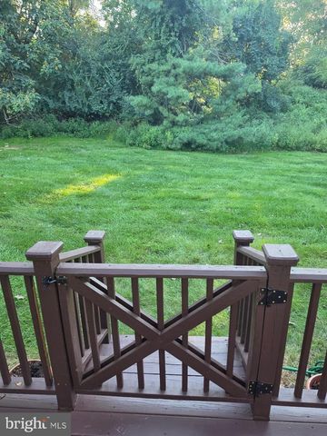 31 VIBURNUM CT, Lafayette Hill, PA 19444