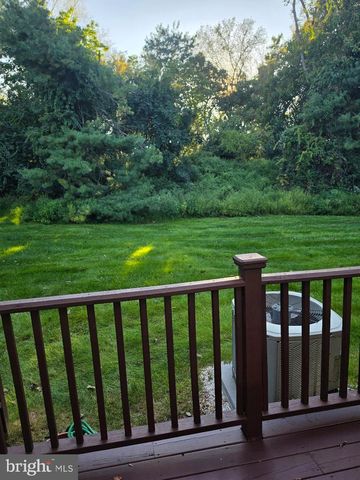 31 VIBURNUM CT, Lafayette Hill, PA 19444