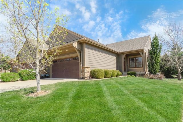 7807 W 158th Terrace, Overland Park, KS 66223