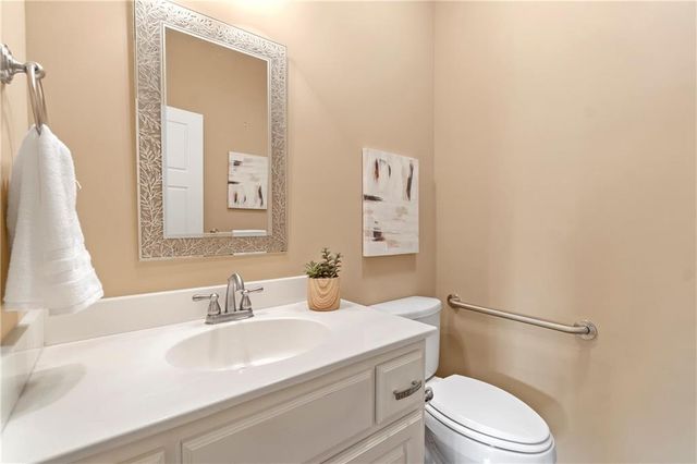 7807 W 158th Terrace, Overland Park, KS 66223