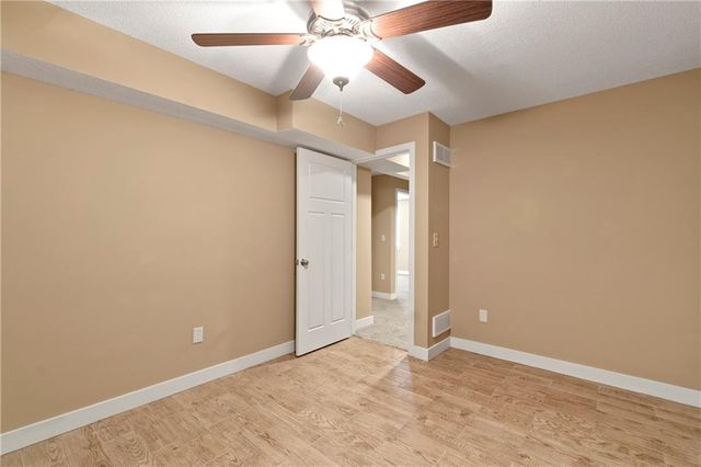 7807 W 158th Terrace, Overland Park, KS 66223