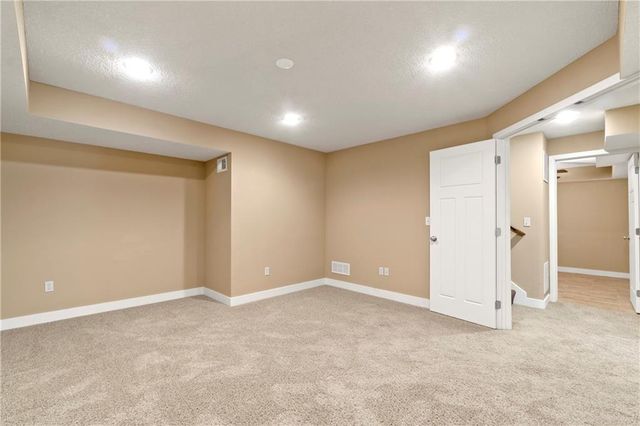 7807 W 158th Terrace, Overland Park, KS 66223