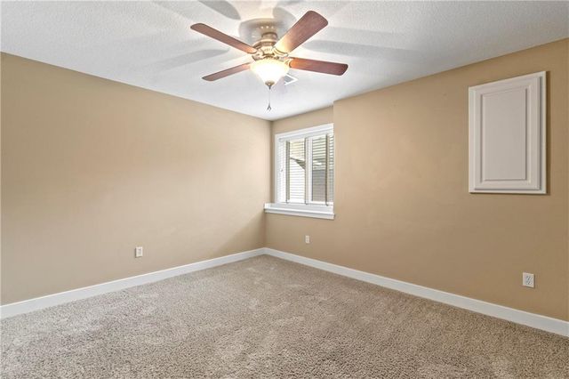 7807 W 158th Terrace, Overland Park, KS 66223